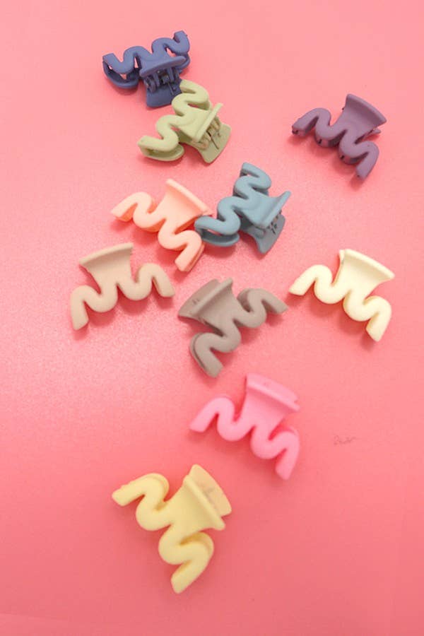 Wall to Wall by Josslyn MINI PACK OF 10 FLOWER WAIVY CLIPS