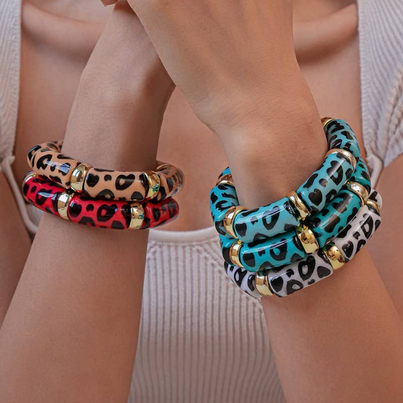 Wall to Wall by Josslyn Acrylic Leopard Animal Gold Stretch Cord Bracelet | PEACH